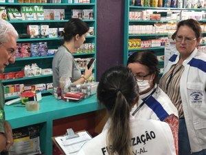 Vigilância Sanitária apreende 300 kg de produtos veterinários vencidos na parte alta da cidade