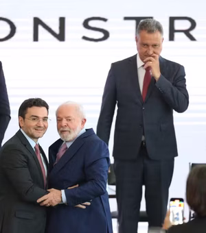 Lula anuncia saída de Celso Sabino do Turismo; União Brasil pediu cargo após expulsar ministro