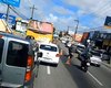 Vazamento de óleo provoca acidente e deixa feridos no bairro Barro Duro, em Maceió