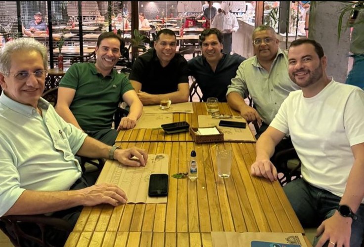 Reunião discute Isnaldo Bulhões candidato ao governo com esposa de JHC como vice