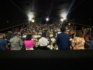 Uneal participa da abertura do Festival de Cinema de Arapiraca