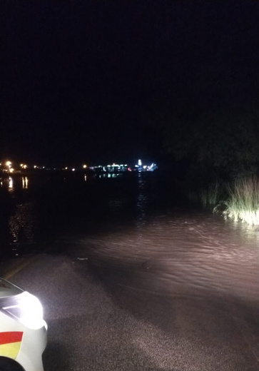 [Vídeo] Ponte do Canaã, na AL-105, está alagada devido à cheia do Rio Mucaita