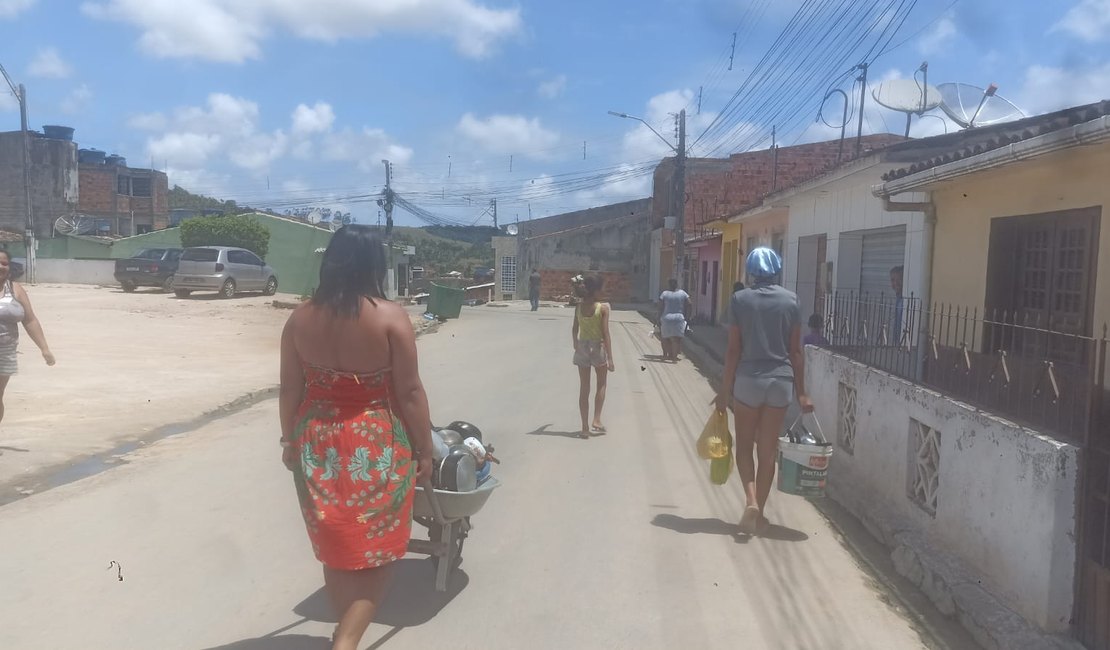 Moradores de Porto Calvo sofrem com falta d’água