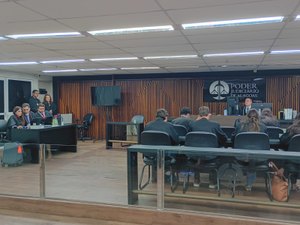 Caso Davi Silva: policial nega acusações e apresenta versões divergentes durante júri