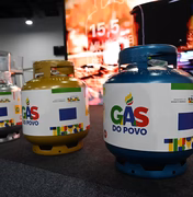 Gás do Povo começa a entregar vale para retirar botijão em novembro; veja quem tem direito