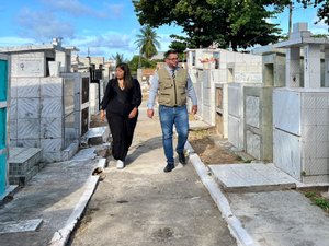 Leonardo Dias visita cemitérios para conferir preparativos para o Dia de Finados