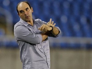 Botafogo empata em 0 a 0, mas segue líder da série B