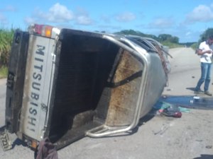Homem morre e duas pessoas ficam feridas após capotamento na Avenida Cachoeira do Meirim