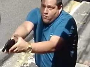 [Vídeo] Homem se passa por cliente e assalta loja de celulares em Maceió