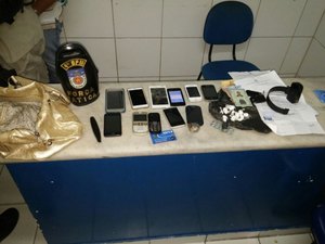 Dois homens são presos suspeitos de roubo, tráfico e rompimento de tornozeleira eletrônica