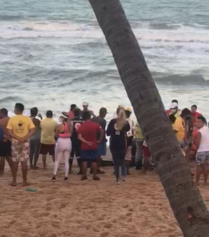 [Vídeo] Quatro banhistas se afogam na praia de Cruz das Almas, em Maceió