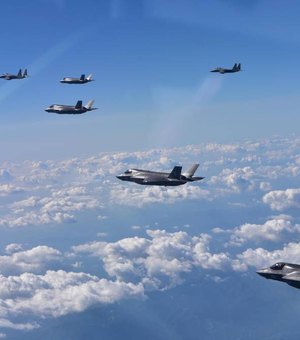 Bombardeiros dos EUA sobrevoam península coreana após míssil
