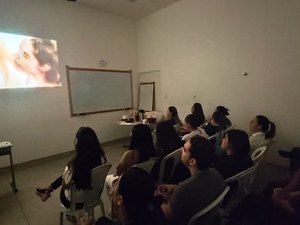 Hospital de Emergência do Agreste promove Cine Lilás e estimula reflexões sobre situações de violência
