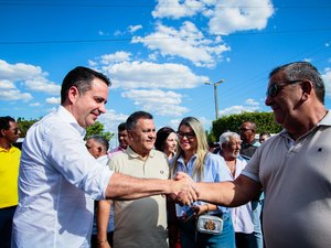 Governador inaugura pavimentação de ruas em Monteirópolis