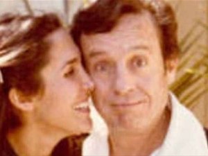 Florinda Meza homenageia Bolaños nos 5 anos de morte do marido