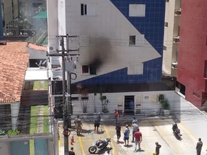 Incêndio em hotel na Jatiúca mobiliza Corpo de Bombeiros