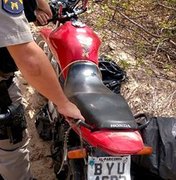 No Sertão, moto roubada é encontrada enterrada na areia pela polícia 