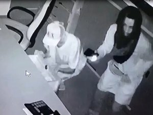 Câmeras flagram roubo de loja em São Miguel dos Campos