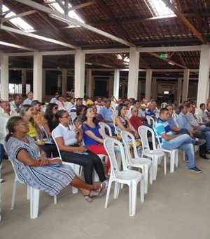 Agricultores participam de palestra em Lagoa da Canoa