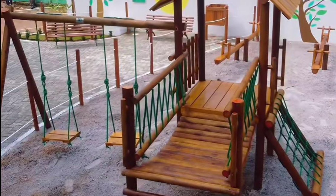 Prefeito de Japaratinga inaugura praça no povoado Copaoba