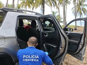 Polícia Científica faz nova perícia em carro de dono de restaurante morto em Riacho Doce