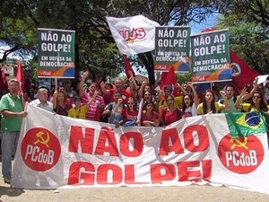 Servidora da secretaria de esporte também participou de atos Fora Temer com dinheiro público