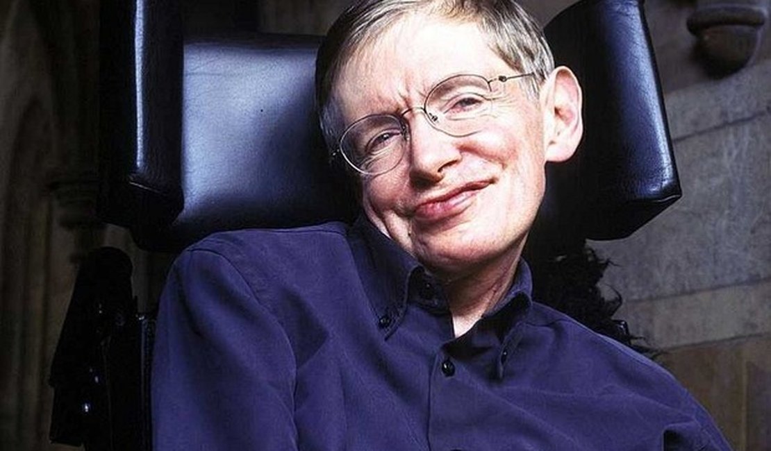 Itens pessoais de Stephen Hawking vão à leilão