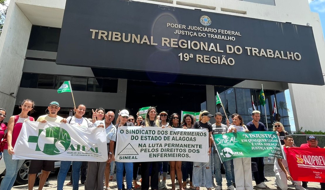 Profissionais da enfermagem realizam ato nacional pela implantação do piso salarial