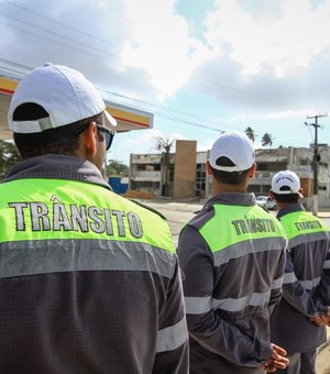 Acidente entre viatura e carro deixa militares feridos no Tabuleiro do Martins