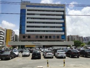 Incêndio atinge prédio comercial no bairro da Jatiúca