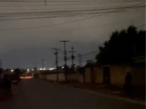 Moradores do bairro Guaribas, em Arapiraca, estão sem energia elétrica há mais de 27 horas