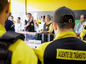 Júlio Cezar promulga lei de incentivos para agentes da SMTT