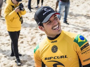 Gabriel Medina tem vídeo íntimo vazado e aparece com mulheres nuas