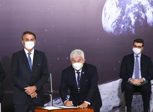 Brasil adere a acordo dos EUA para exploração pacífica do espaço