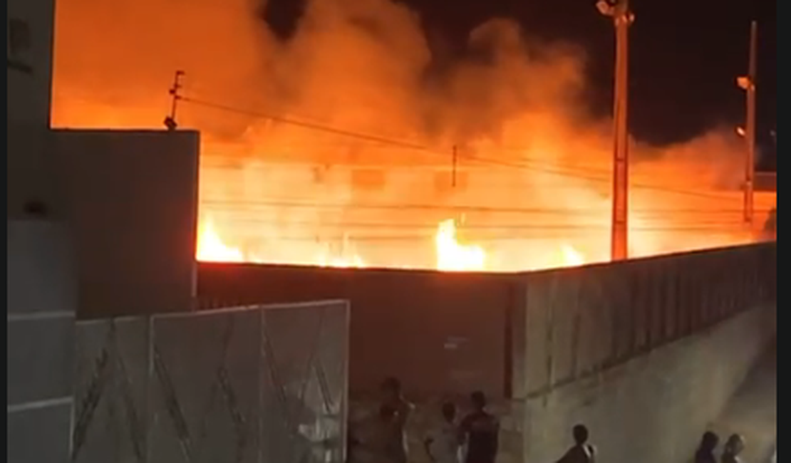 Fogo se alastra pelo clube BNB em Batalha e causa destruição