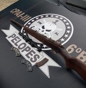 Homem é preso com rifle em Porto Calvo