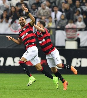 Brasileirão:Vitória surpreende Corinthians e Flamengo vence com gols de Vinicius Júnior