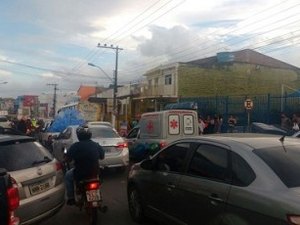 Colisão deixa trânsito congestionado no Centro de Arapiraca