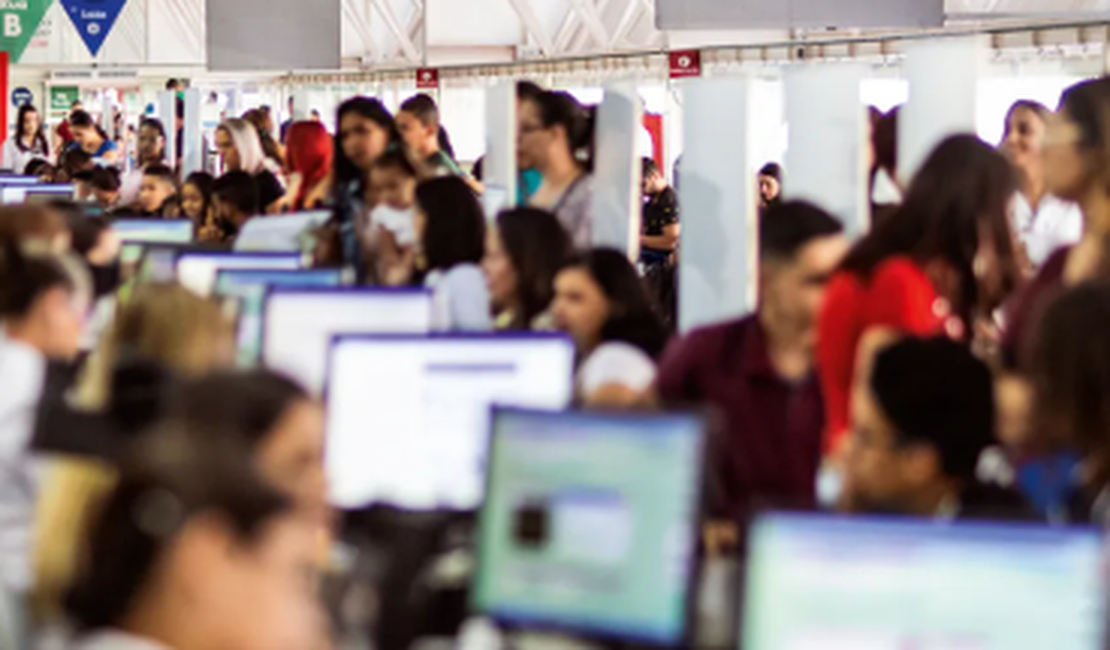 Empresas de prestação de serviços crescem 71% em Alagoas e arrecadam mais de R$ 17,5 bilhões, diz IBGE