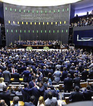 Consulta pública: PEC quer reduzir número de parlamentares na Câmara e no Senado