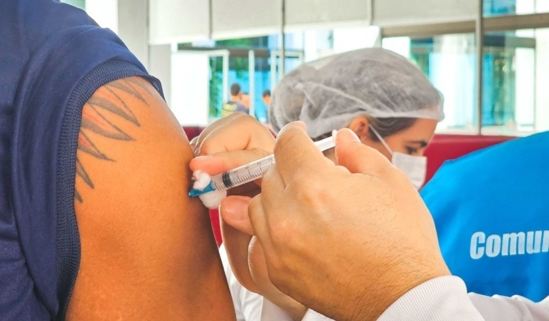 Maceió retoma vacinação contra Influenza para público geral não vacinado; veja locais