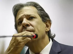 Oito dos 17 setores atendidos por desoneração da folha são excluídos de programa pelo governo