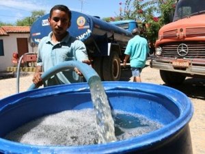 Moradores da Vila Aparecida estão sem água há meses