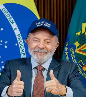 Lula inicia divulgação de campanha do novo slogan do governo
