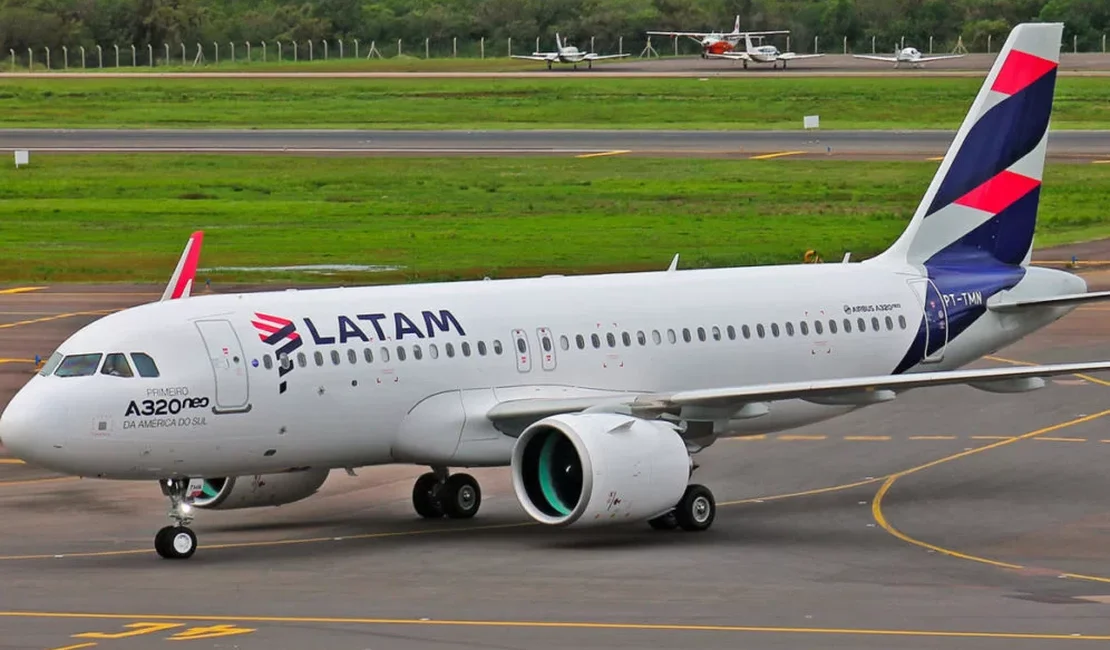 Avião da Latam erra pista e, por um tris, torre evita tragédia em SP
