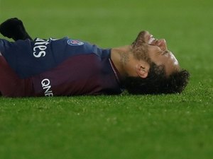 Neymar fica fora de jogo entre PSG e Lyon por causa de dor na coxa