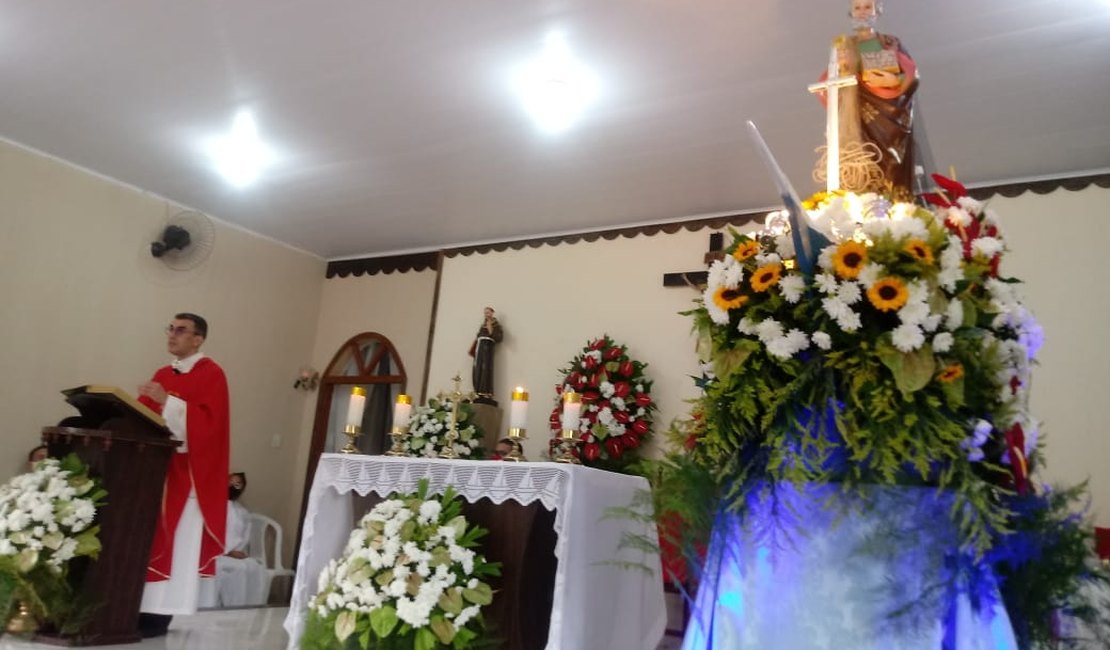 Padroeiro dos pescadores, São Pedro é celebrado em paróquia da orla lagunar na capital