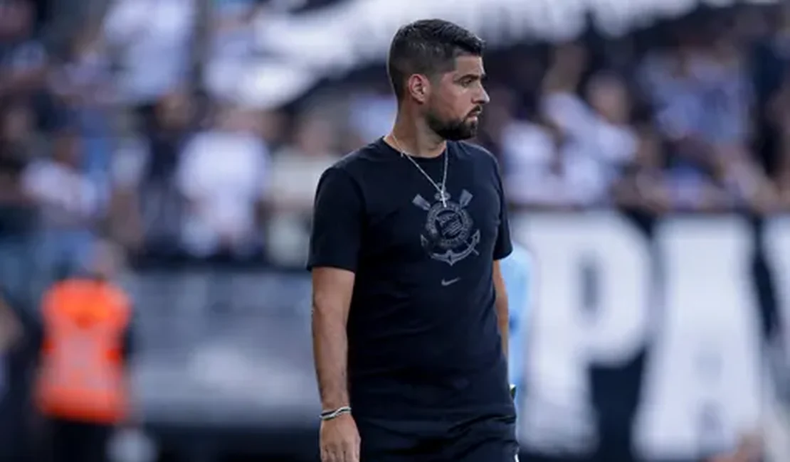 Corinthians anuncia a demissão do técnico António Oliveira