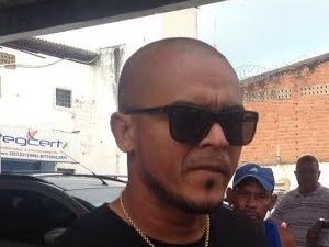 Atacante do CRB, Zé Carlos presta depoimento na Delegacia da Mulher