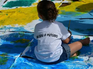 Pais e educadores discutem estratégia de ensino infantil em casa